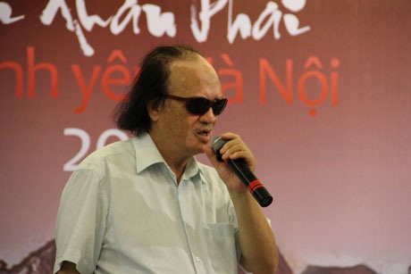 Nghệ sĩ guitar Văn Vượng đoạt giải thưởng Lớn Bùi Xuân Phái - 2 Nghệ sĩ guitar Văn Vượng chia sẻ tại Lễ trao giải sáng ngày 31/8 tại Hà Nội