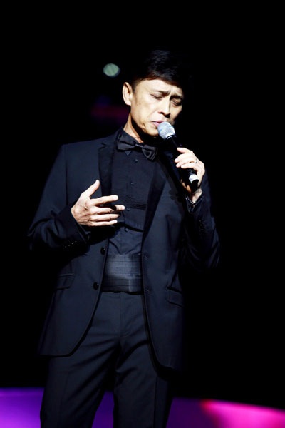 Là giọng ca trẻ nhất trong chương trình