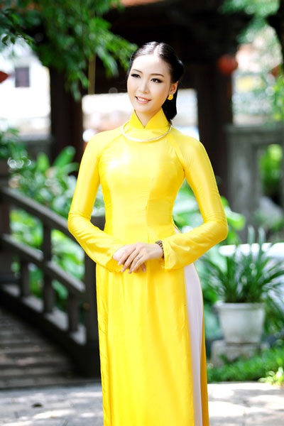 Á hậu Thùy Trang dịu dàng đón xuân - 3 Hà Thanh