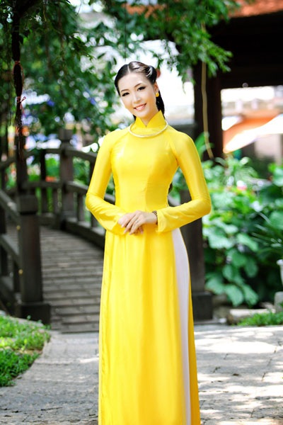 Á hậu Thùy Trang dịu dàng đón xuân - 4 Hà Thanh