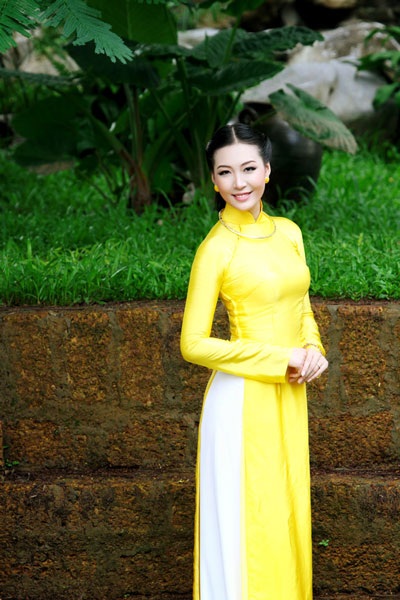 Á hậu Thùy Trang dịu dàng đón xuân - 9 Hà Thanh