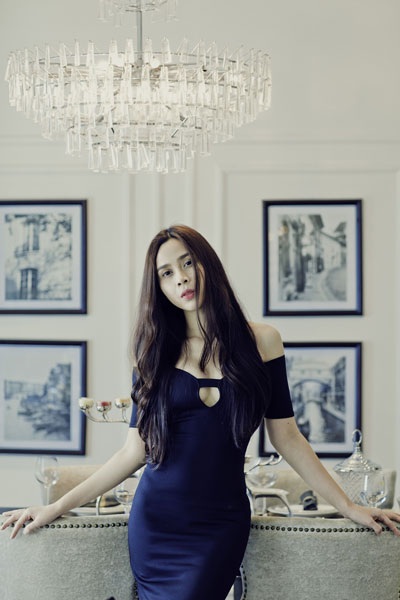 Lưu Hương Giang gợi cảm tươi trẻ trong ngày 8/3 - 3 Một số hình ảnh mới của bà xã nhạc sĩ Hồ Hoài Anh - ca sĩ Lưu Hương Giang