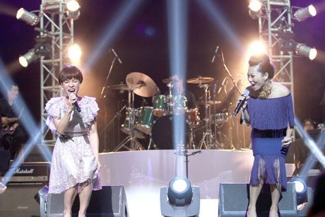 Diva có màn song ca với Thần tượng âm nhạc Uyên Linh và Tấn Minh ca khúc Giọt sương trên mí mắt