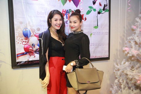 Nhiều bạn bè thân thiết khác đến dự sinh nhật ca sĩ Quế Vân