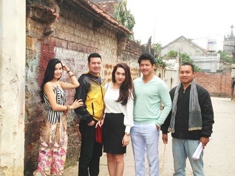Mỹ Hạnh: “Yêu người kém tuổi thì đã sao?” - 5 Diễn viên trong đoàn phim Hoa cỏ may phần 2 của đạo diễn Lưu Trọng Ninh
