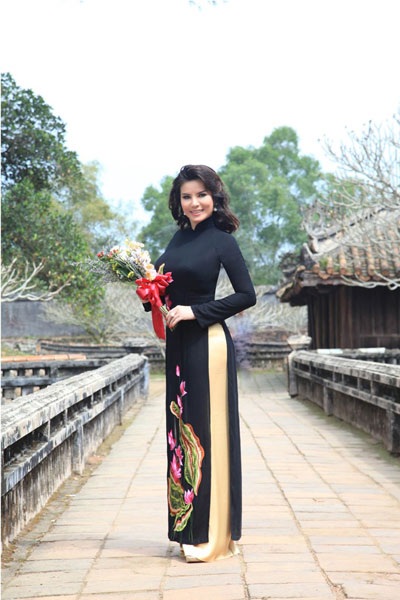 Quý bà Kim Hồng quảng bá Mrs World 2013 - 3 Hà Thanh