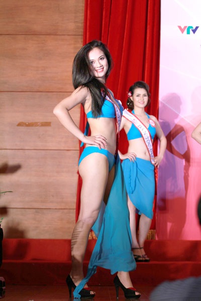 Hoàng Thị Kiều Anh, dân tộc Hoa