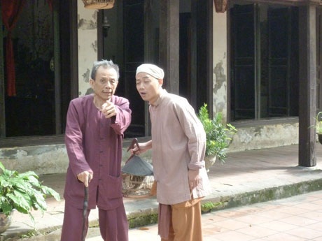 "Trưởng thôn" Văn Hiệp qua đời - 2 Nghệ sĩ Văn Hiệp (trái) trong một tiểu phẩm hài