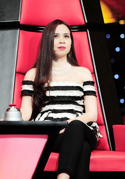 Lưu Hương Giang trắng nõn trong The Voice Kids - 2 “Cô giáo” Lưu Hương Giang thực sự đáng yêu và dễ thương với làn da trắng sáng rạng rỡ
