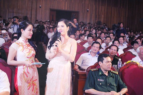 Lý Nhã Kỳ góp một tỷ đồng xây dựng nông thôn mới