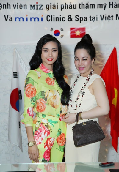 Ngô Thanh Vân tình tứ bên “tình cũ” Johnny Trí Nguyễn - 6 Kiều nữ Ngô Thanh Vân sánh vai cùng chị Diễm Hằng