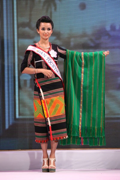 Lò Thị Phượng, dân tộc Thái