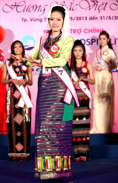 Nguyễn Thị Nhung, dân tộc Thổ