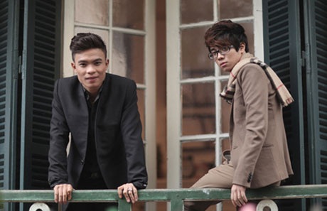 “Bi hài” quanh việc cấp thẻ hành nghề cho ca sĩ, người mẫu - 4 Tác giả Ngày mưa rơi, nhạc sĩ Dương Trường Giang (trái)