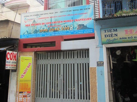 Bộ VH-TT&DL: Sẽ xử nghiêm vụ hàng trăm du khách bị bỏ rơi - 2 Trụ sở công ty Travel Life đóng cửa im lìm sau vụ 500 du khách Việt bị bỏ rơi