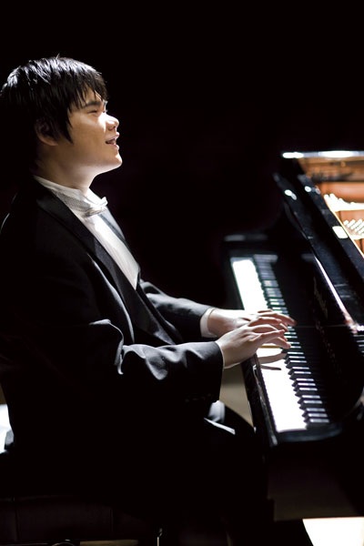 Ở tuổi 25, Nobuyuki Tsujii đã làm nên nhiều kỳ tích với tài năng piano thiên bẩm