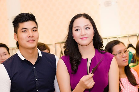 Phan Thị Lý đi cùng những người bạn cũ như Khắc Hoàn - top 5 Mr. Vietnam