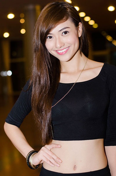 Hồng Quế cười thật tươi trước ống kính