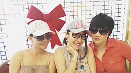 Quế Vân chụp ảnh cùng vợ chồng Bằng Kiều tại Mỹ - 7 Quế Vân đang có nhiều dự án phát triển âm nhạc tại Mỹ và Bằng Kiều sẽ giúp đỡ cô rất nhiều