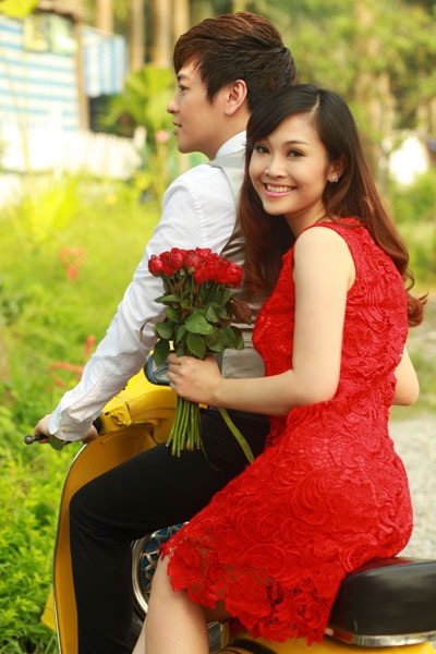 Phan Anh - Thùy Linh lãng mạn bên hoa - 3 V.Lương