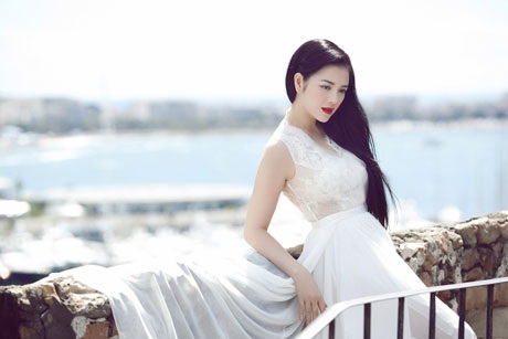 Lý Nhã Kỳ đẹp như nàng tiên cá bên bờ biển Cannes - 4 Hà Thanh