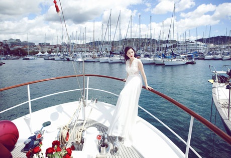 Lý Nhã Kỳ đẹp như nàng tiên cá bên bờ biển Cannes - 10 Hà Thanh