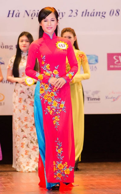 Nữ hoàng Trang sức 2013 “di dời” từ Quảng Ninh về Hà Nội - 4 Hình ảnh một số thí sinh tại vòng bán kết diễn ra ngày 23/8 tại Nhà hát Âu Cơ, Hà Nội
