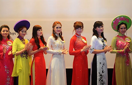 Nữ hoàng Trang sức 2013 “di dời” từ Quảng Ninh về Hà Nội - 1 Đêm chung kết cuộc thi Nữ hoàng Trang sức sẽ diễn ra tại Hà Nội thay vì ở Quảng Ninh như dự kiến