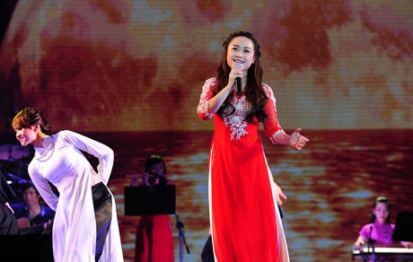 Cựu HLV The Voice đoạt “cú đúp” tại Bài hát yêu thích - 6 Nữ ca sĩ xinh đẹp Phương Thanh