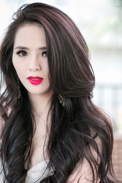Lại Hương Thảo khoe vẻ đẹp nõn nà - 3 Một số hình ảnh mới nhất của người đẹp Lại Hương Thảo