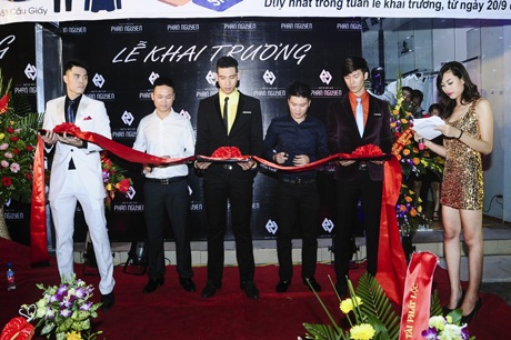 Andrea làm vedette trong show thời trang Nam Phan Nguyễn - 12 T.H