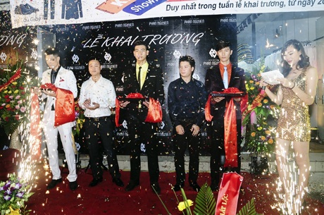 Andrea làm vedette trong show thời trang Nam Phan Nguyễn - 13 T.H