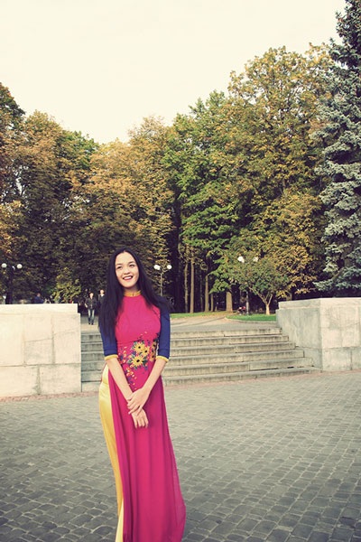 Á hậu Hoàng Anh khoe sắc trên đất Ukraina - 3 Hà Thanh