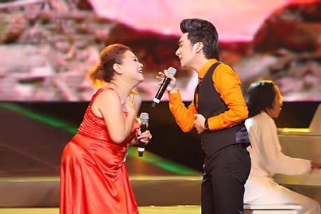 Siu Black tung hứng với Quang Hà ca khúc Mùa thu lá bay