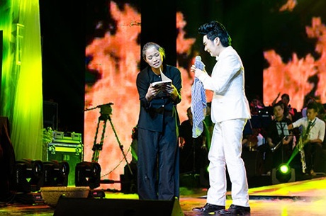 Quang Hà khiến khán giả xúc động khi thể hiện cảm xúc Ca dao mẹ