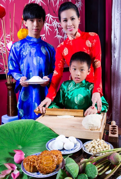 Hoa hậu Thu Hoài cùng các con đón Trung thu - 3 Hà Thanh