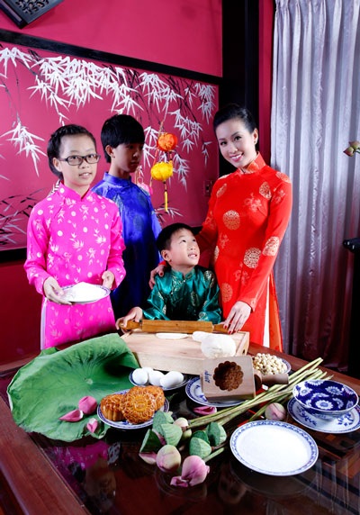 Hoa hậu Thu Hoài cùng các con đón Trung thu - 4 Hà Thanh