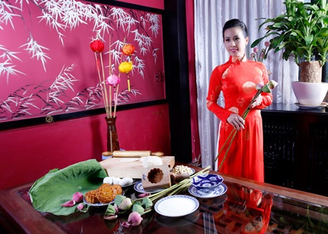 Hoa hậu Thu Hoài cùng các con đón Trung thu - 6 Hà Thanh