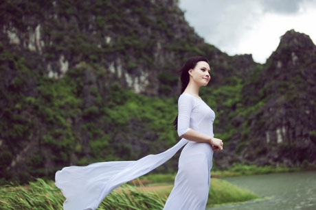 Vẻ đẹp đầy nữ tính của “sao mai” Thụy Miên - 1 Hà Thanh