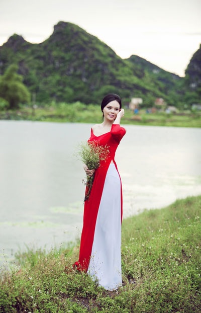 Vẻ đẹp đầy nữ tính của “sao mai” Thụy Miên - 3 Hà Thanh