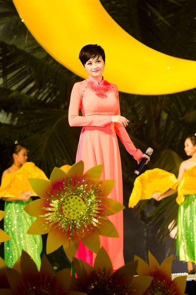 ...Thiều Bảo Trang