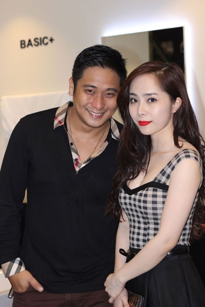 Giây phút hội ngộ bất ngờ của cặp đôi Minh Tiệp- Quỳnh Nga - 8 Ngoài Minh Tiệp, dàn người mẫu của công ty MTS cũng tham dự lễ khai trương