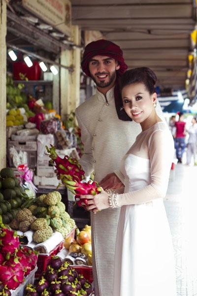 Hoa hậu Thu Hoài diện áo dài duyên dáng xuống phố - 6 Make up: Huấn, Photo: Đông Phong, Stylist: Đỗ Long