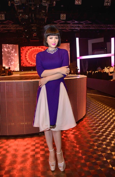 Lý Nhã Kỳ gây ấn tượng với phong cách thời trang thập niên 60