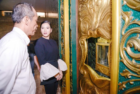 Lý Nhã Kỳ thăm bảo tàng lịch sử Indonesia