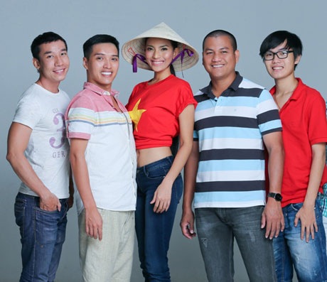 Với nhiếp ảnh gia Nguyễn Long