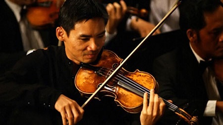 Tài năng violin Việt biểu diễn cùng Dàn nhạc Giao hưởng Séc - 2 Trong buổi biểu diễn, anh sẽ thể hiện hai tác phẩm,