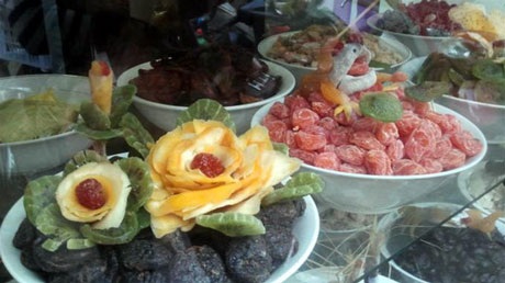 Ô mai Hàng Đường bị nghi ngại về nguồn gốc nguyên liệu và vệ sinh an toàn thực phẩm (Ảnh Internet)