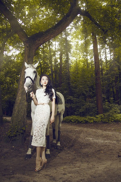 Lý Nhã Kỳ kiêu sa giữa khung cảnh lãng mạn của Pháp