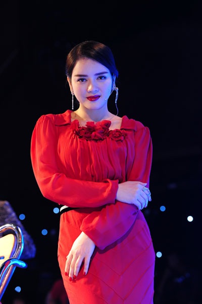 Lý Nhã Kỳ lên tiếng khi bị chê “khó tính” - 2 Một số hình ảnh của Lý Nhã Kỳ tại chương trình Ngôi sao thiết kế thời trang tập mới nhất